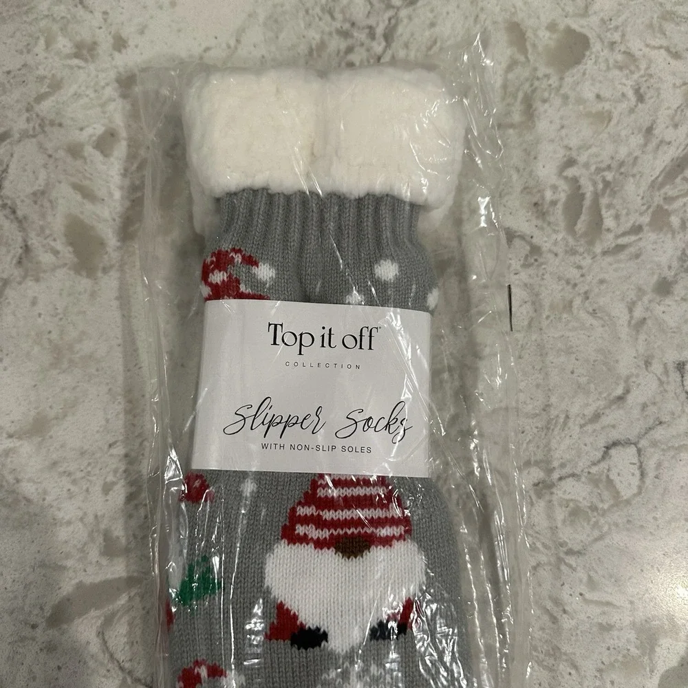 Top It‎ Off Slipper Socks Santa Gnomes Soft